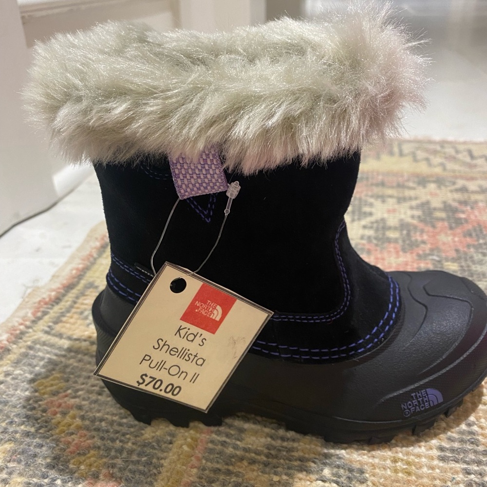 Snow boots